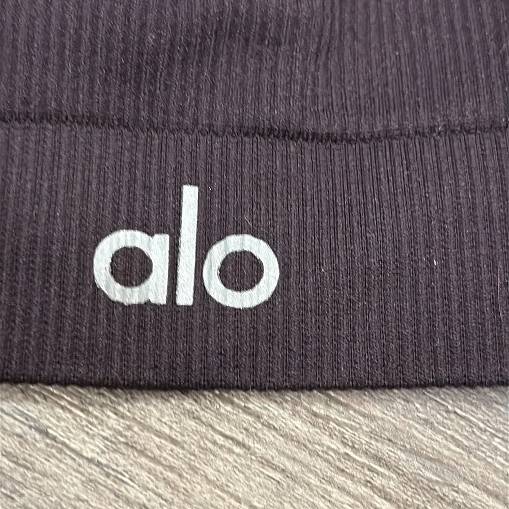 Alo Yoga Seamless Ribbed Favorite Bra Size M Black - Picture 12 of 12